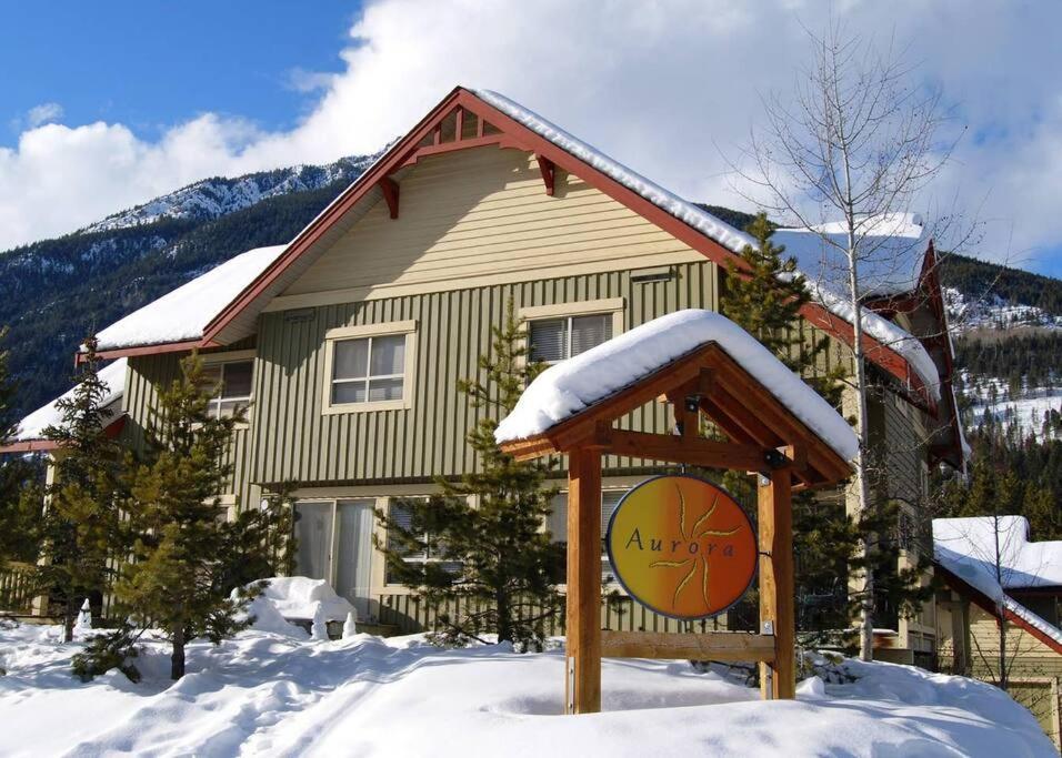 Aurora Townhomes By Stayin Panorama Dış mekan fotoğraf