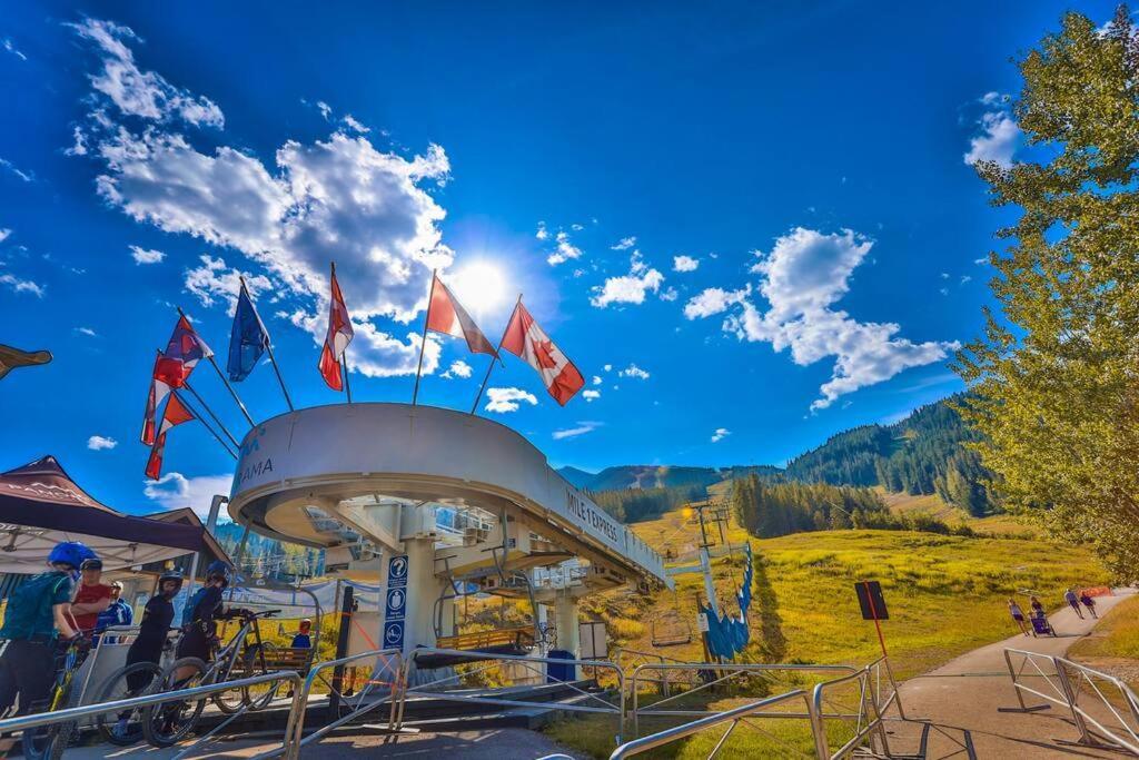 Aurora Townhomes By Stayin Panorama Dış mekan fotoğraf